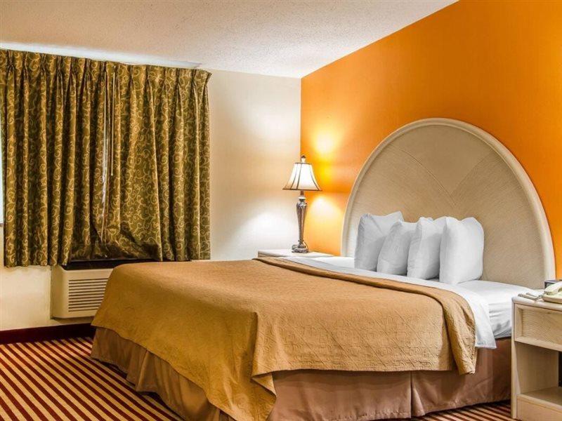 Rodeway Inn Bloomington Buitenkant foto